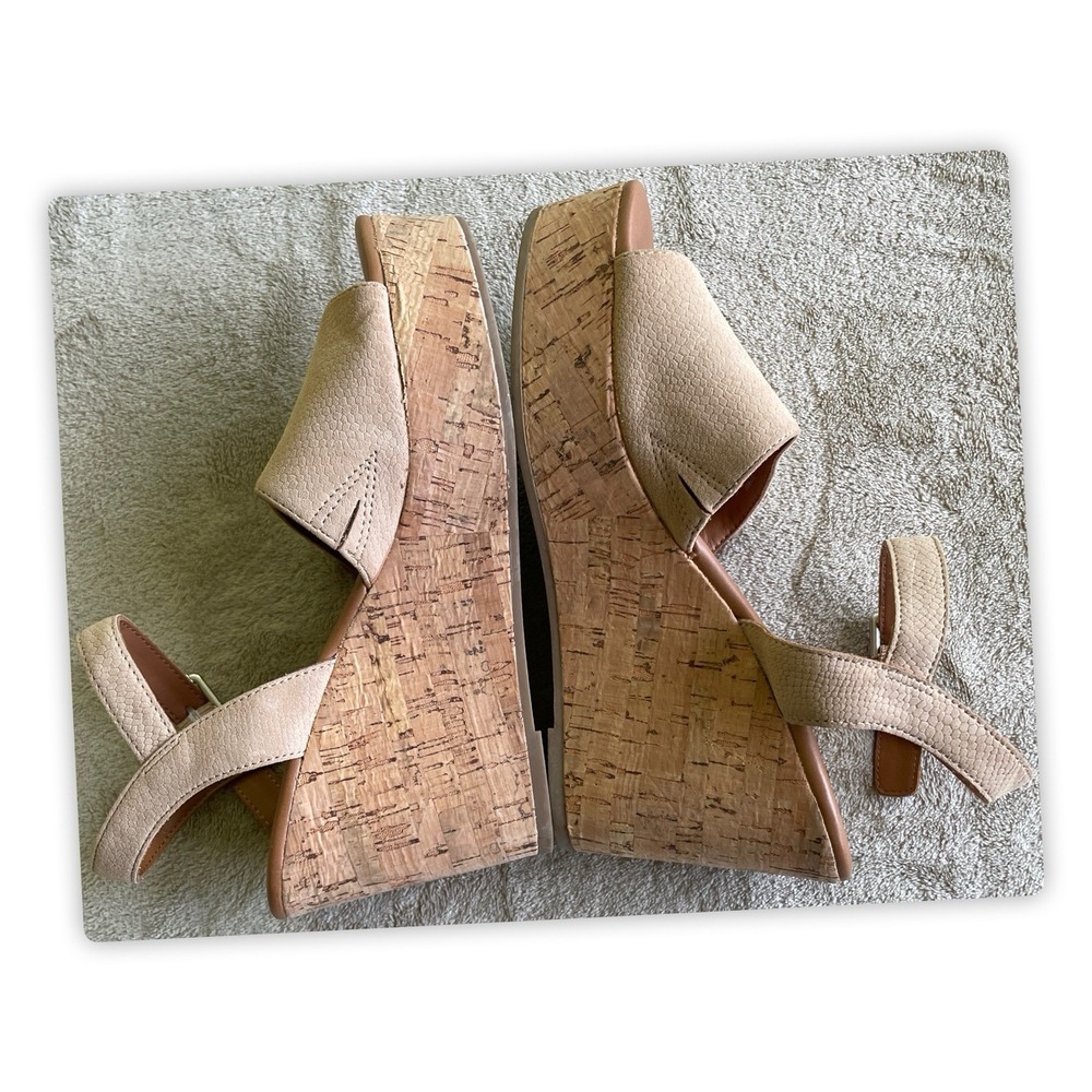 Michael by Michael Shannon Cork Wedge Sandals Womens 7 Tan Suede - Picture 3 of 7